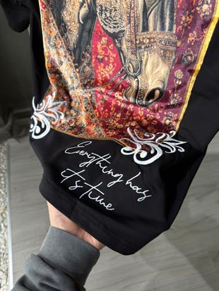 oversize punch print baskı ve nakış detaylı oversize t shirt