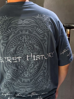 Secret History Oversize T-shirt