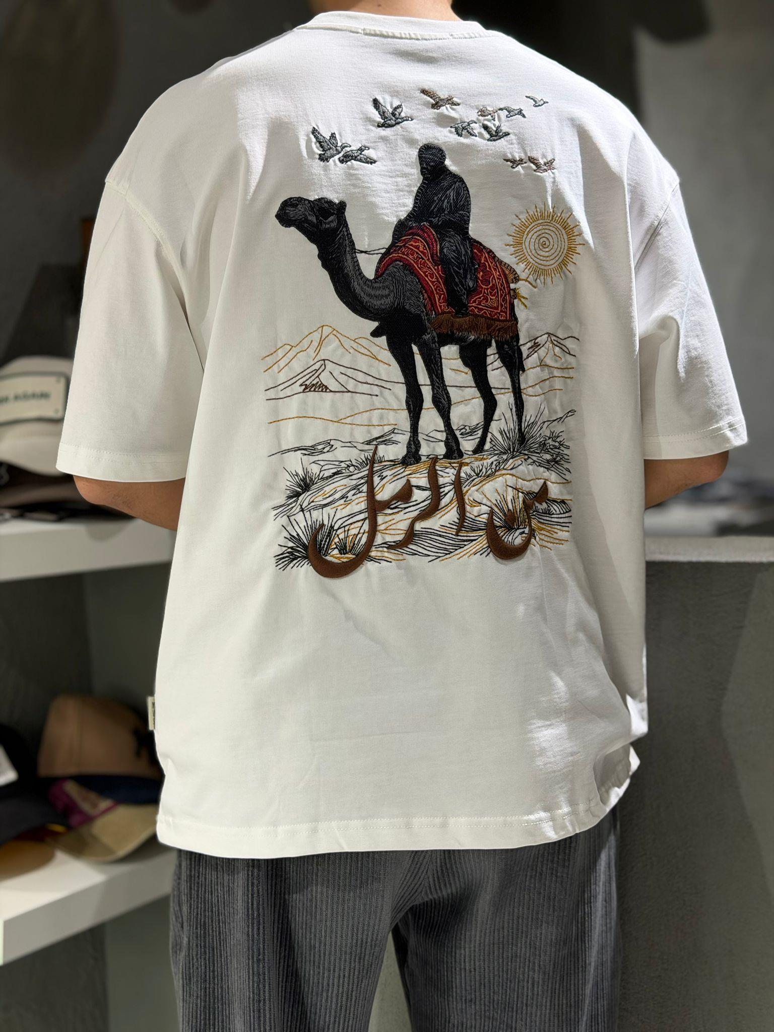 Oversize Deve Baskılı T-shirt