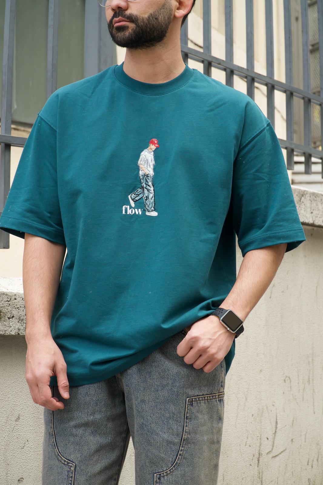 oversize nakışlı ve baskı detaylı tişort 