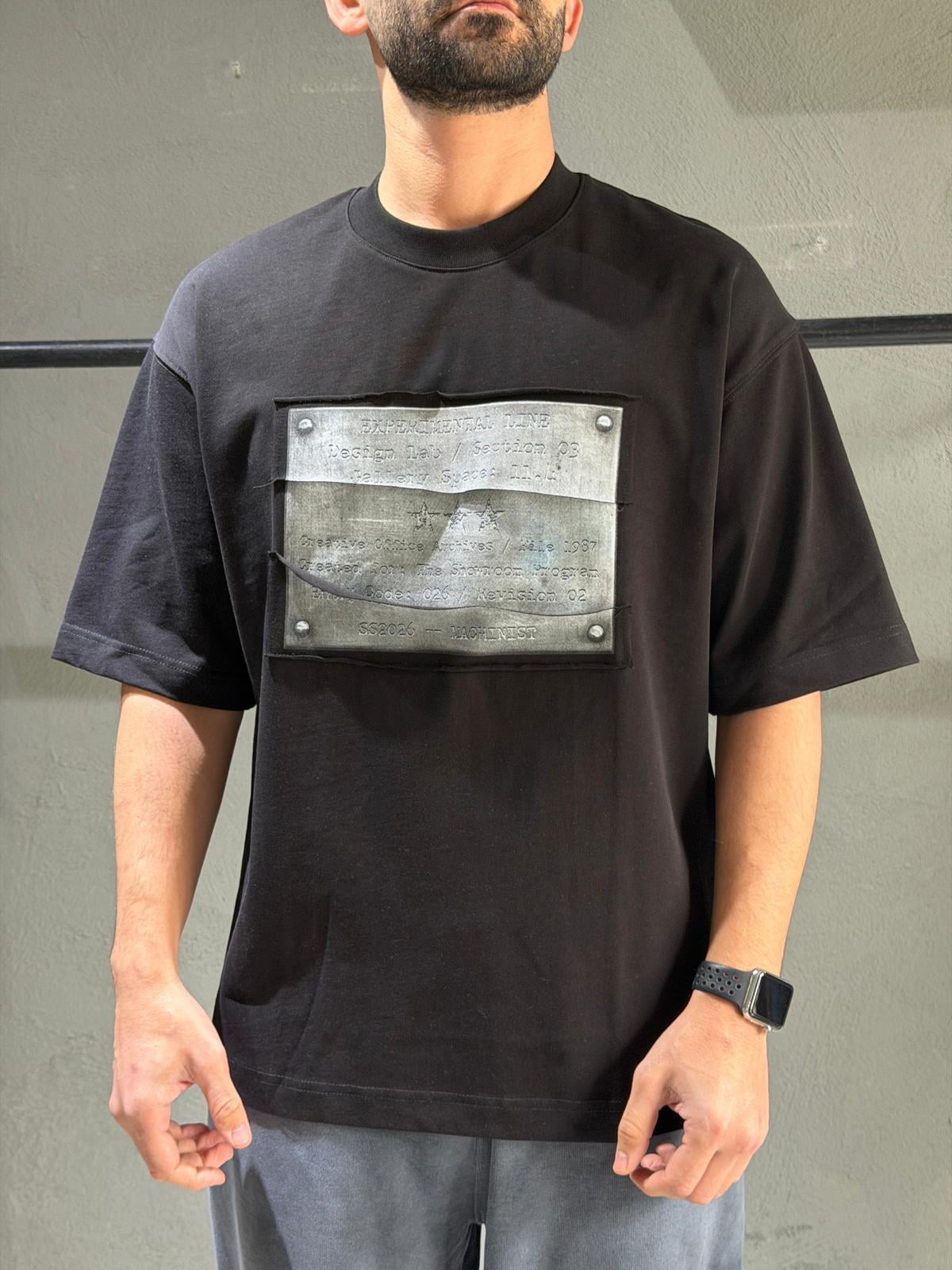 oversize nakışlı ve baskı detaylı tişort 