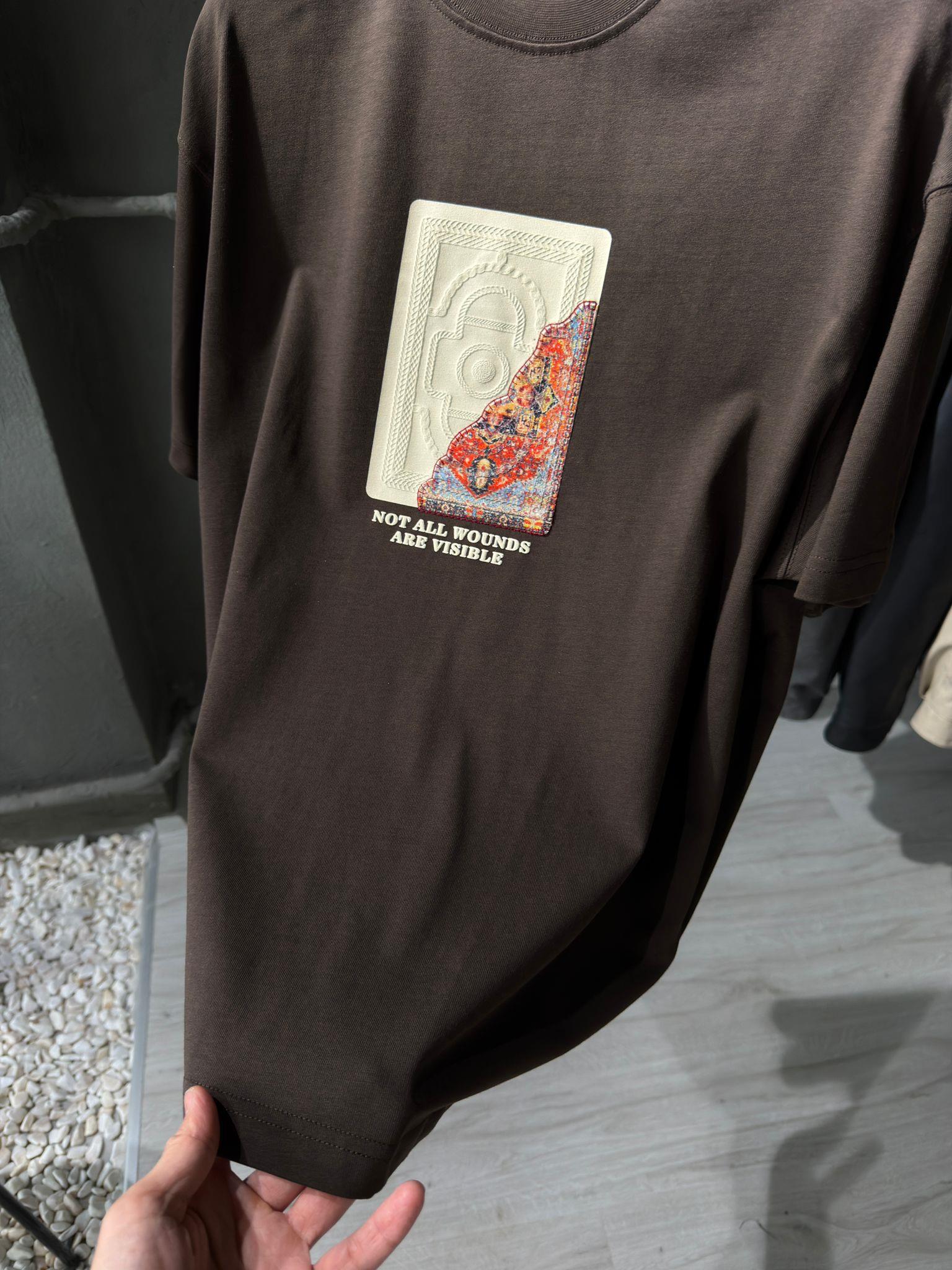 oversize punch print baskı ve nakış detaylı oversize t shirt