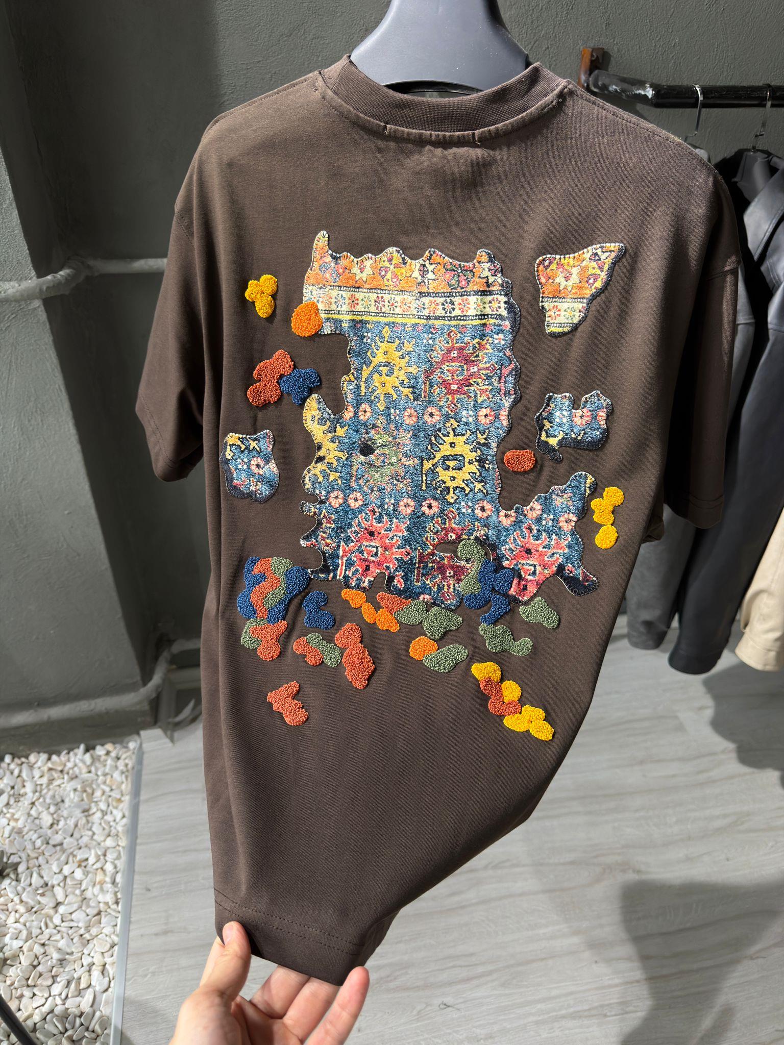 oversize punch print baskı ve nakış detaylı oversize t shirt