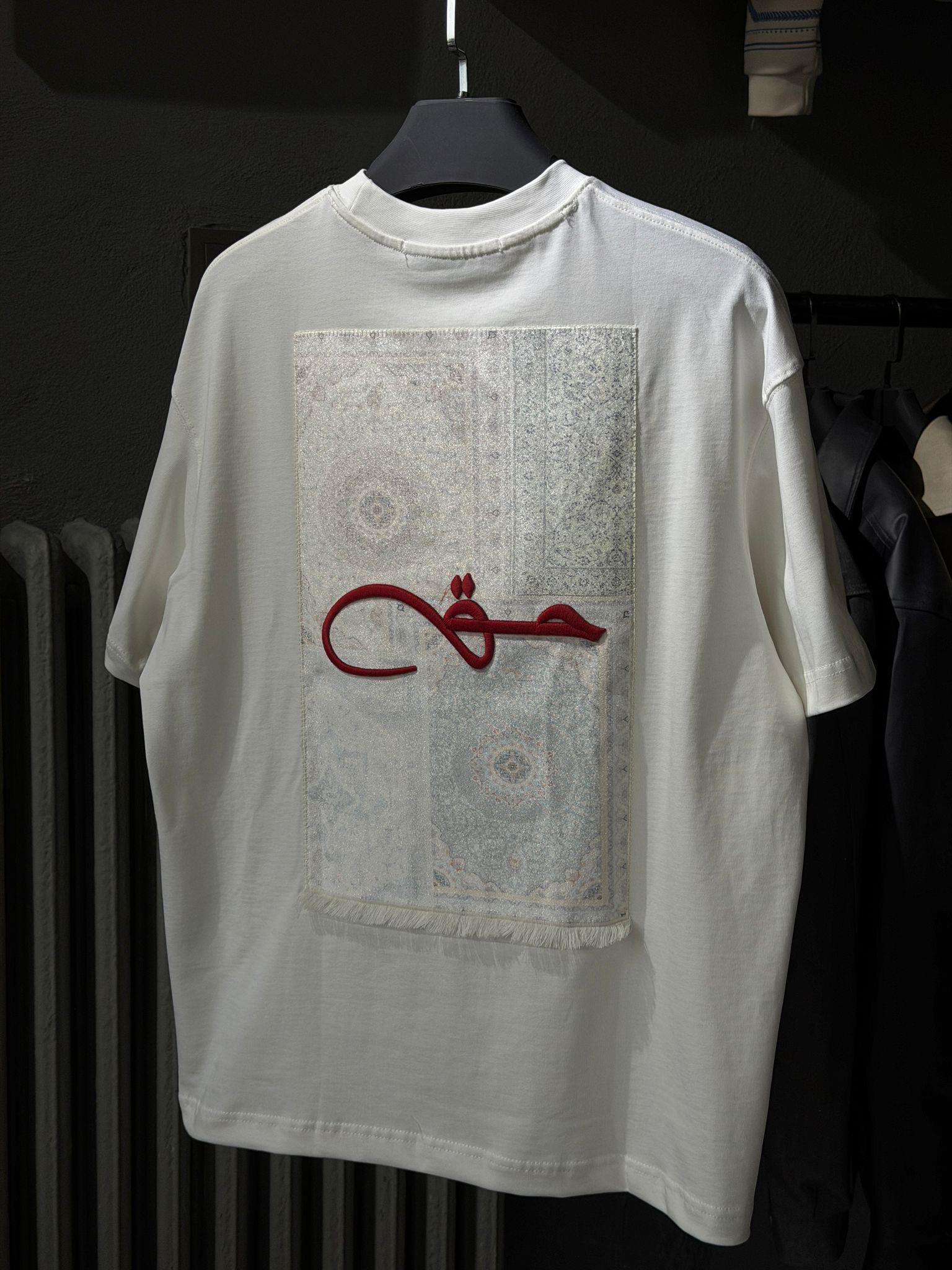 oversize punch print baskı ve nakış detaylı oversize t shirt