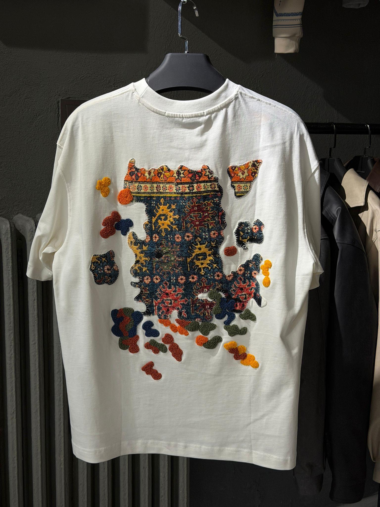 oversize punch print baskı ve nakış detaylı oversize t shirt