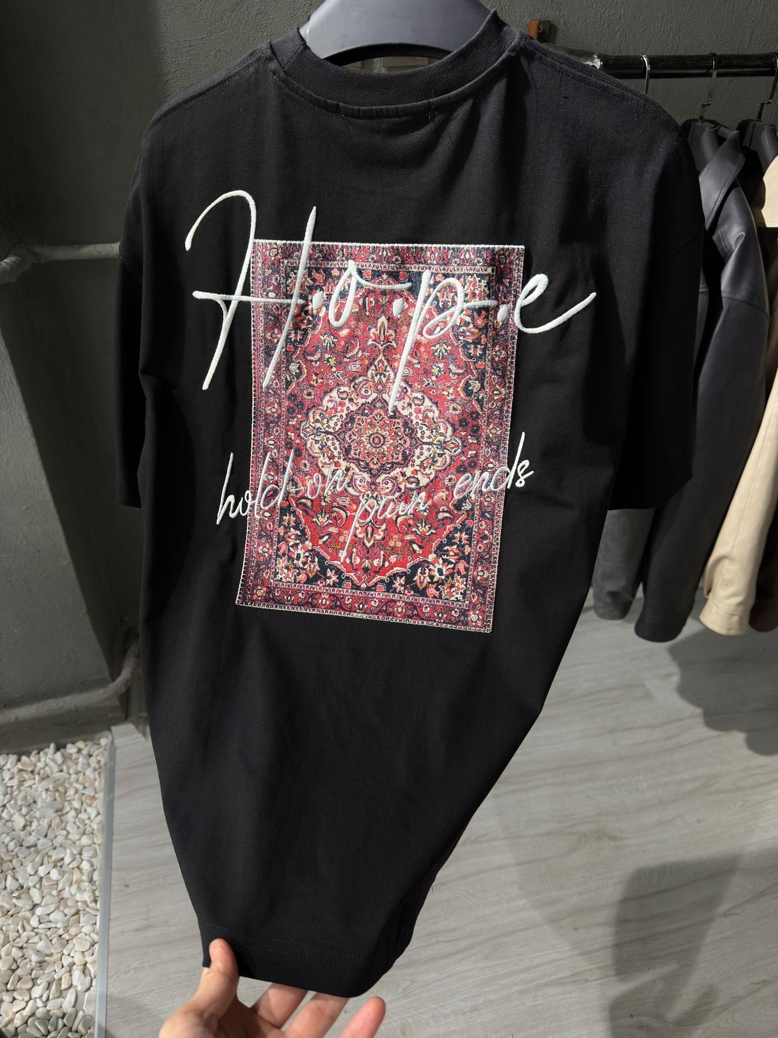 oversize punch print baskı ve nakış detaylı oversize t shirt