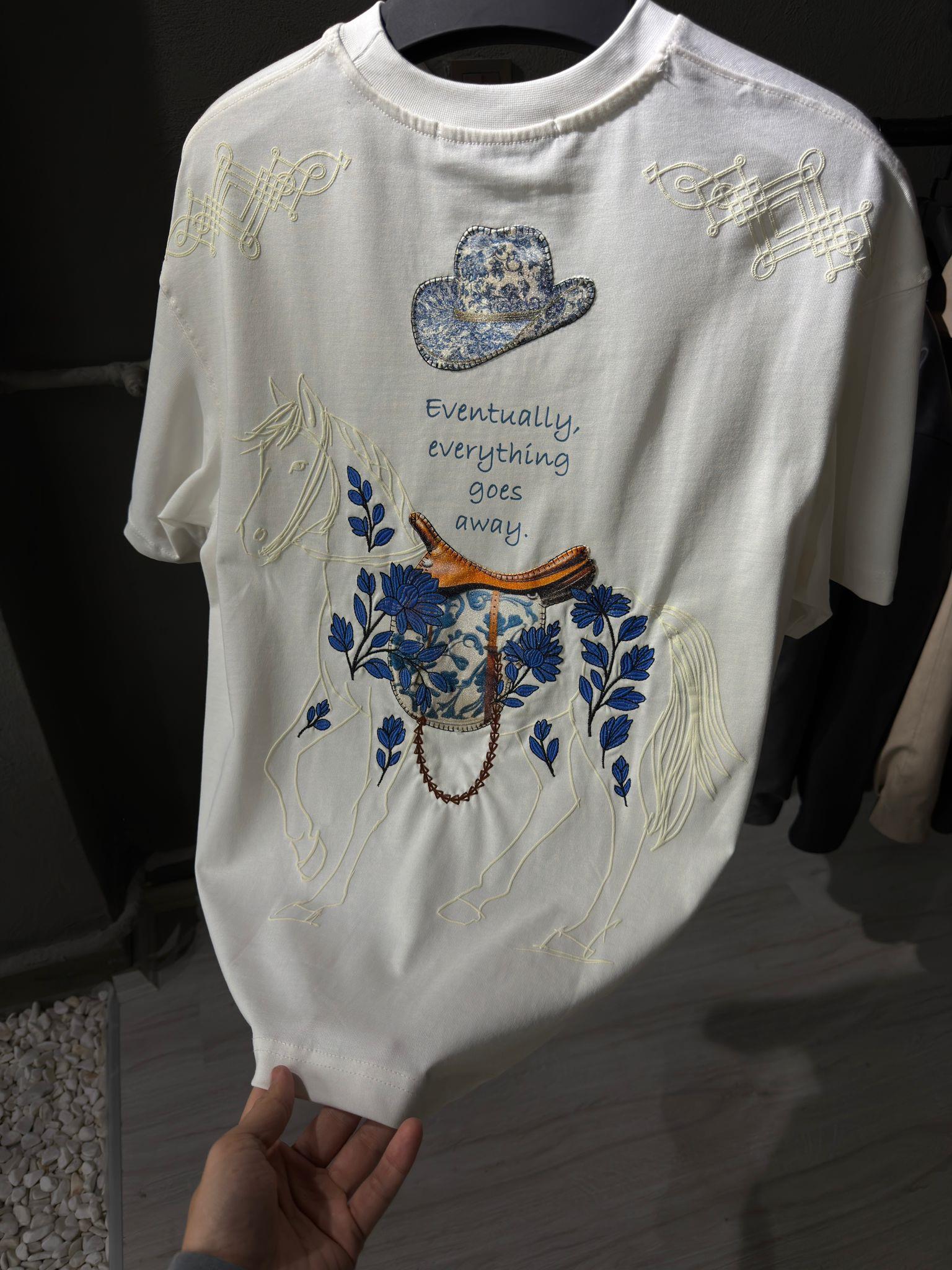 oversize punch print baskı ve nakış detaylı oversize t shirt