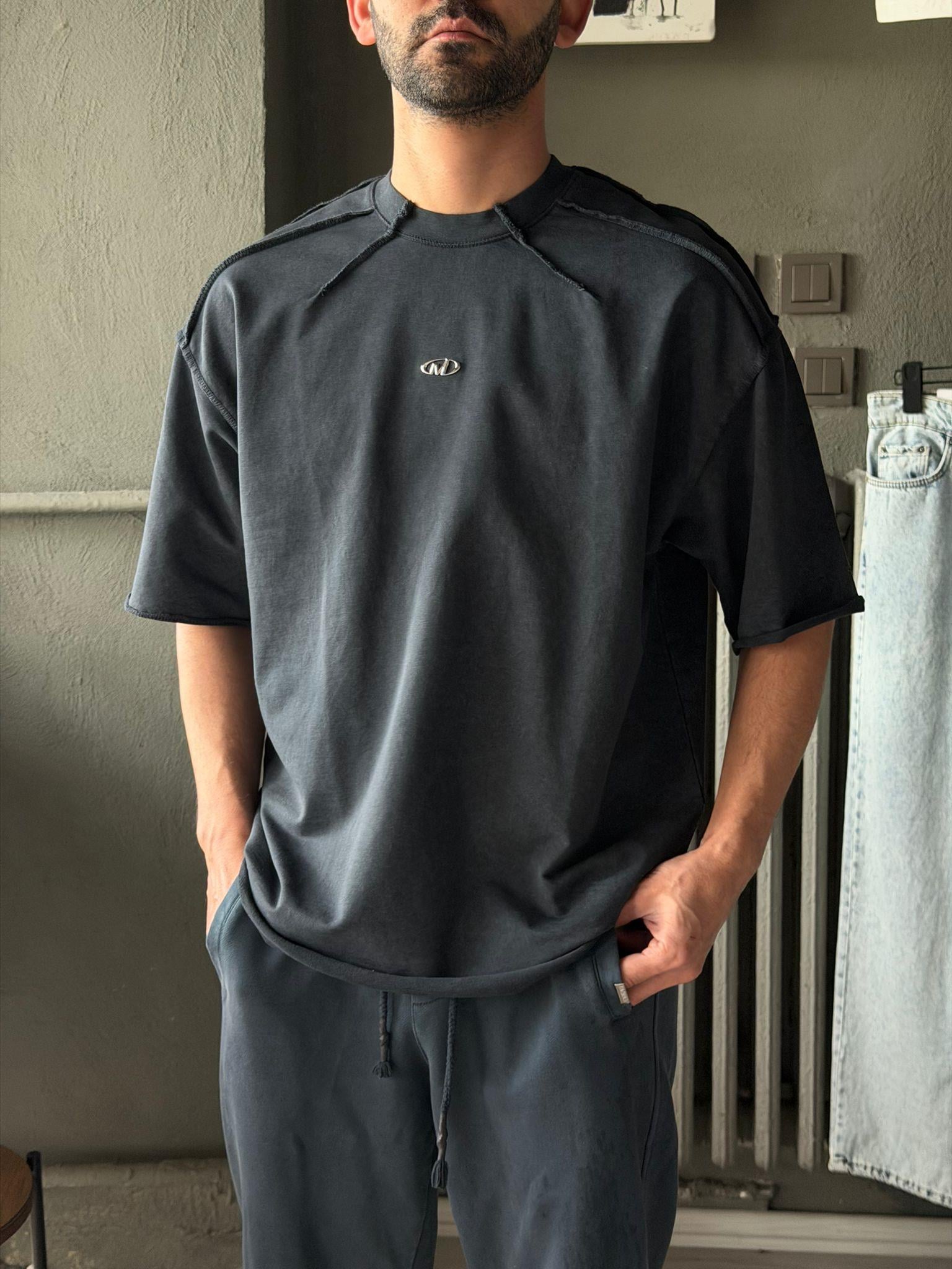 Oversize Yıkamalı Detaylı T-shirt