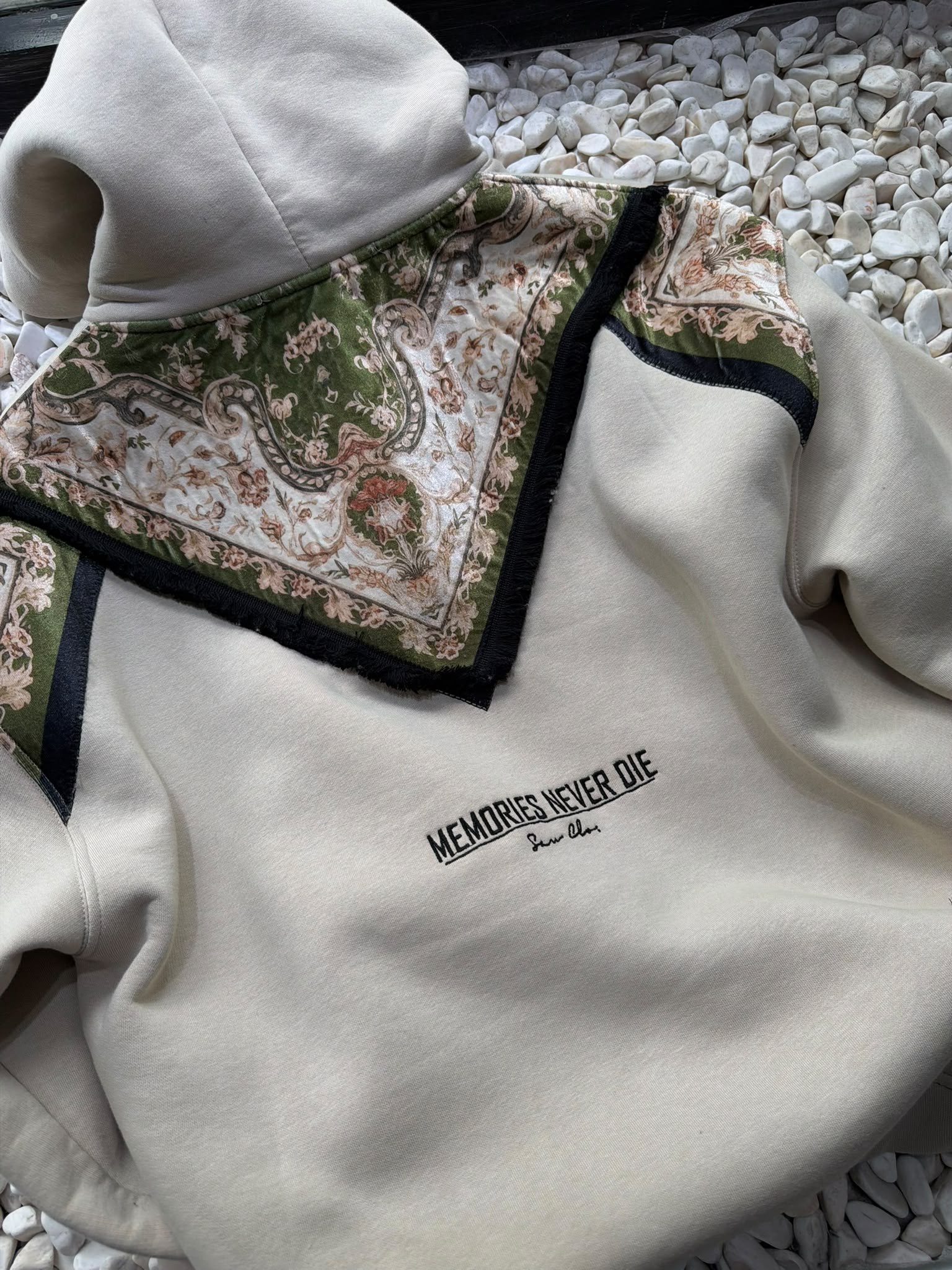Şardonlu Oversize Baskılı Nakışlı Sweatshirt
