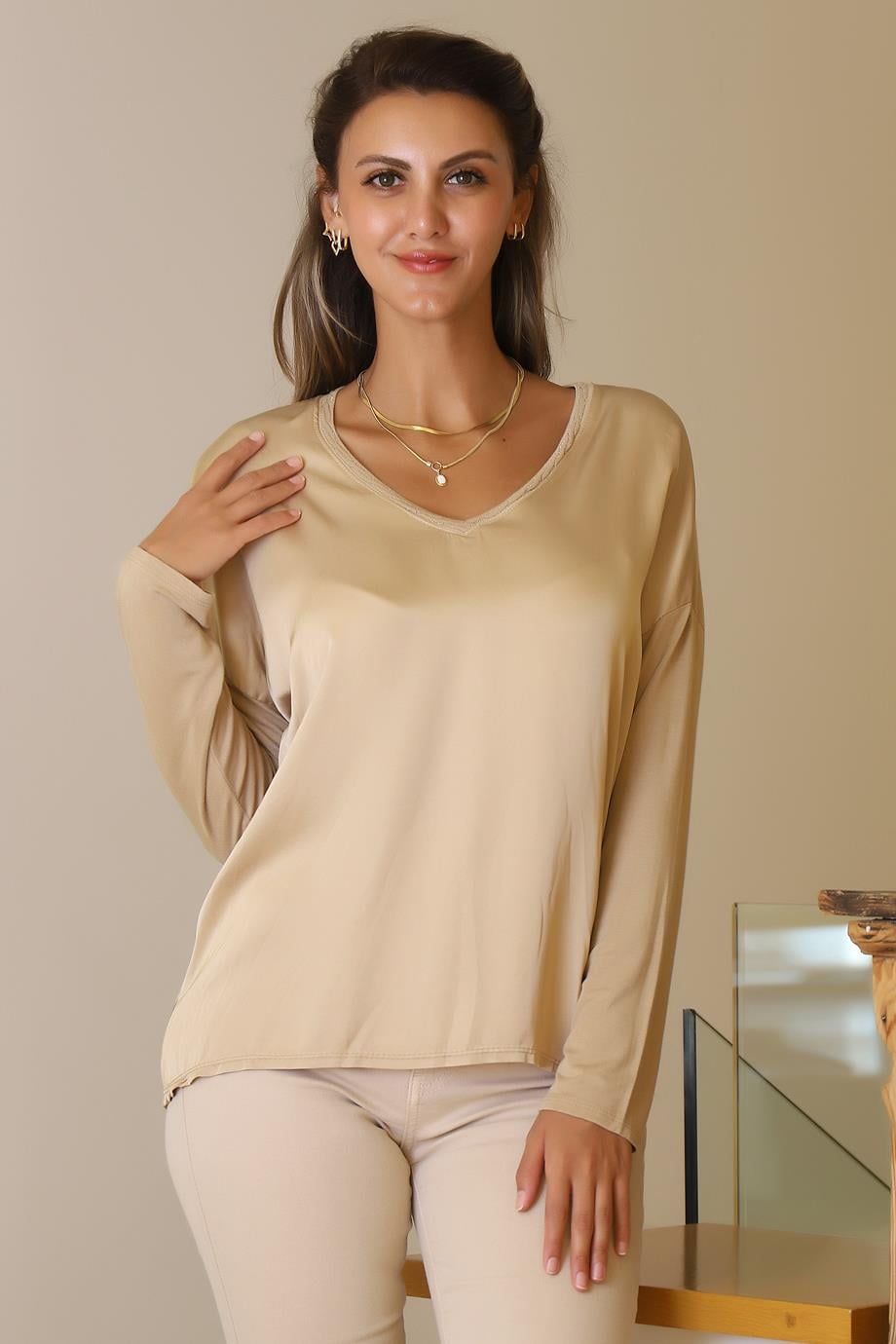  V YAKA UZUN KOLLU CAMEL KADIN BLUZ  797303-2Y5