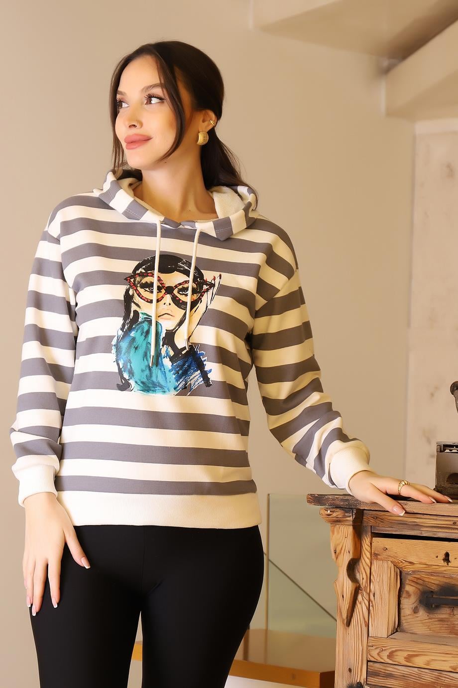 KAPÜŞONLU KIZ BASKILI EKRU KADIN SWEATSHİRT  29374-2K5