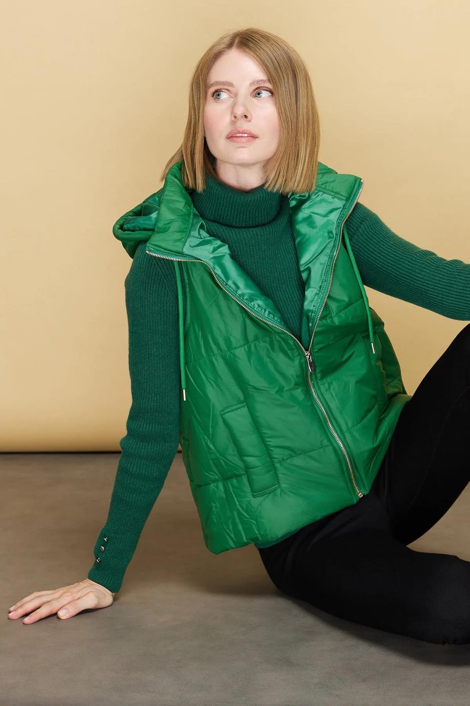 KAPÜŞONLU KISA BENETTON KADIN YELEK 23409-2K5