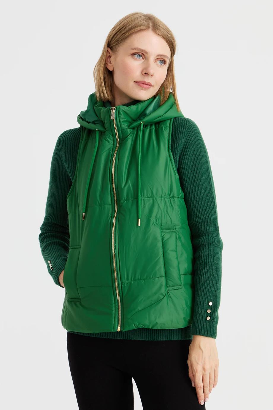 KAPÜŞONLU KISA BENETTON KADIN YELEK 23409-2K5