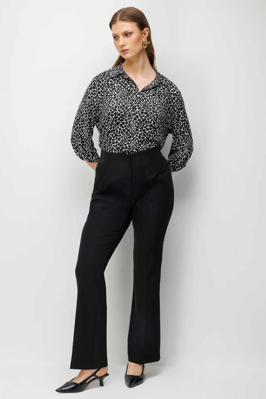 Beli Lastik Detaylı İspanyol Paça Pantolon Siyah 4164-2Y6