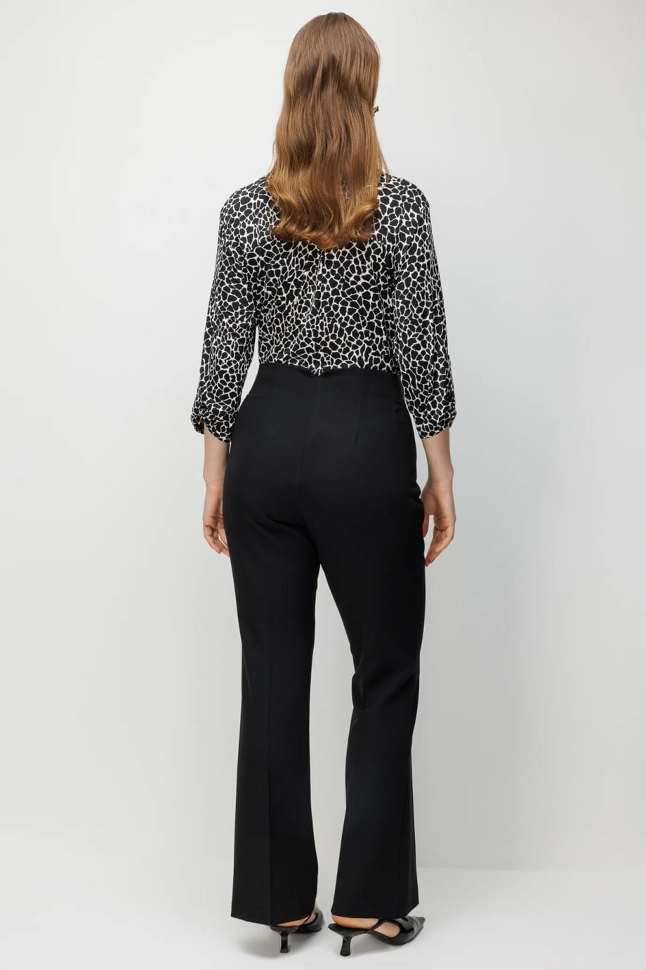Beli Lastik Detaylı İspanyol Paça Pantolon Siyah 4164-2Y6