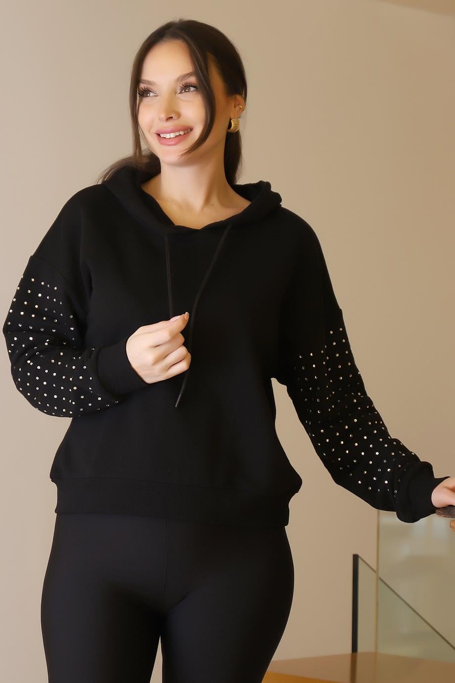 KOLLARI TAŞLI SİYAH KADIN SWEATSHİRT  0390-2K5