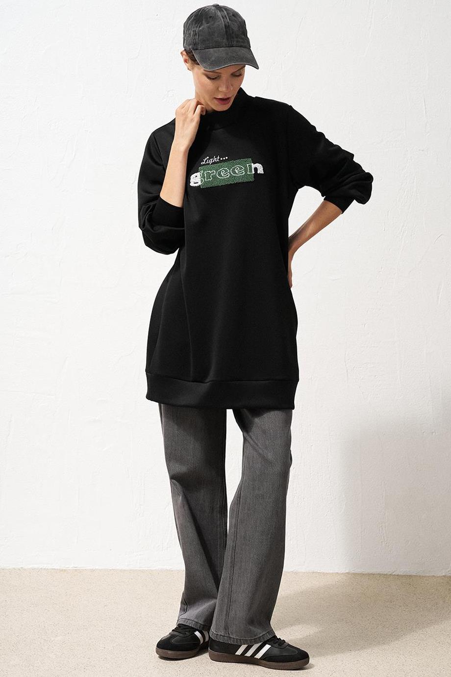 Slogan Detaylı Scuba Siyah Kadın Sweatshirt  31013-2K5