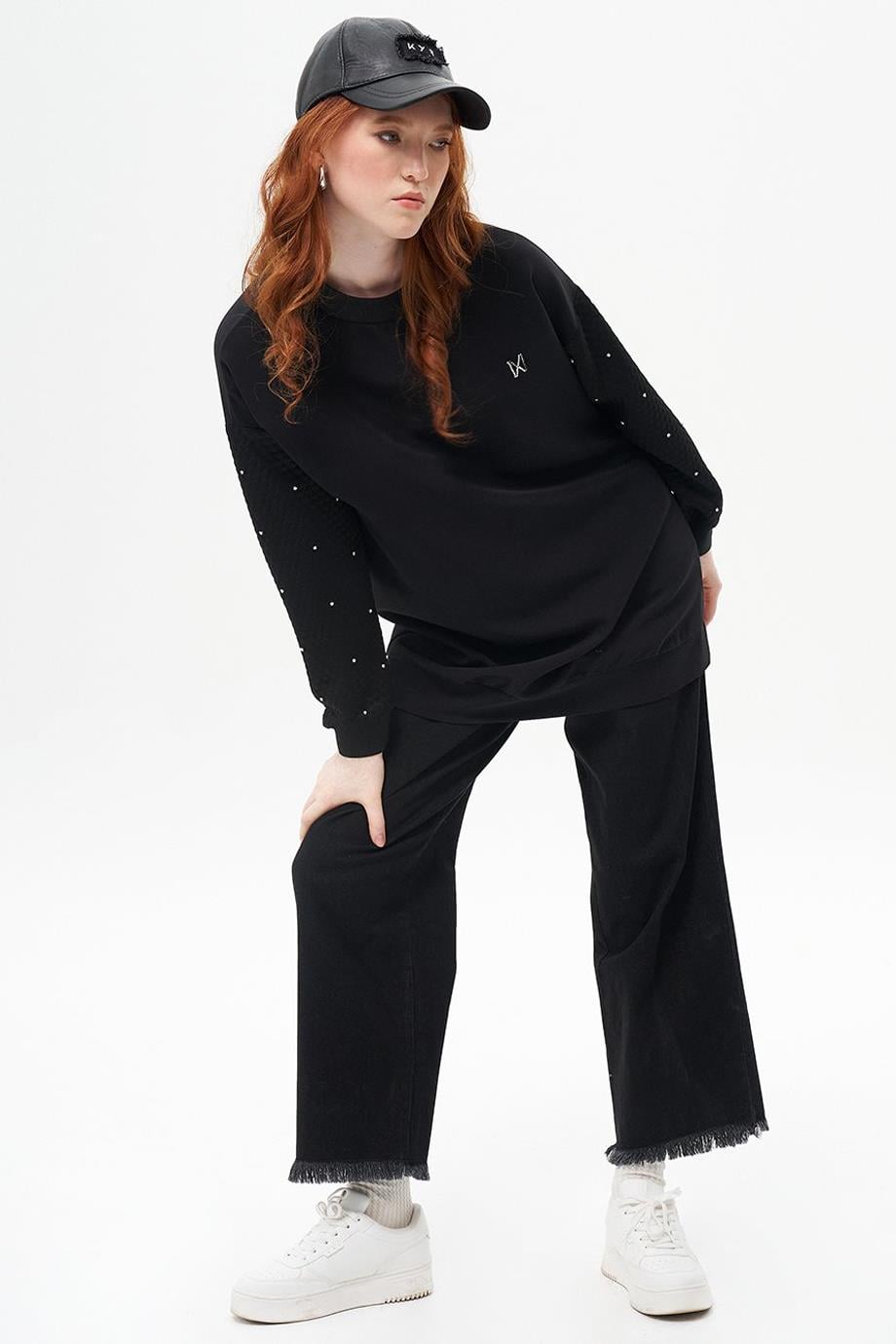 Sıfır Yaka Kolu Taşlı Siyah Kadın Sweatshirt  70024-2K5