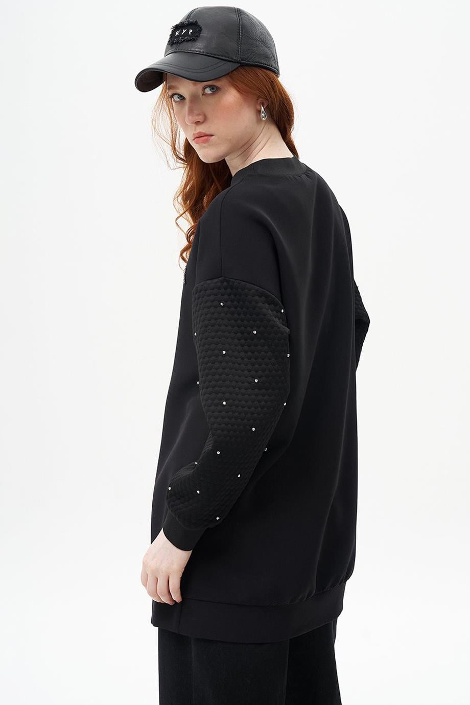 Sıfır Yaka Kolu Taşlı Siyah Kadın Sweatshirt  70024-2K5