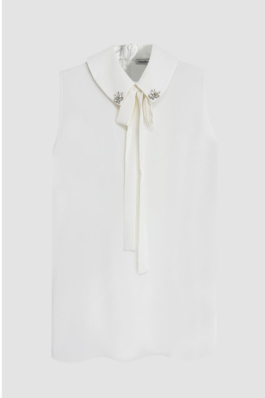 YAKASI TAŞLI KOLSUZ EKRU KADIN BLUZ MB01.12-2K5