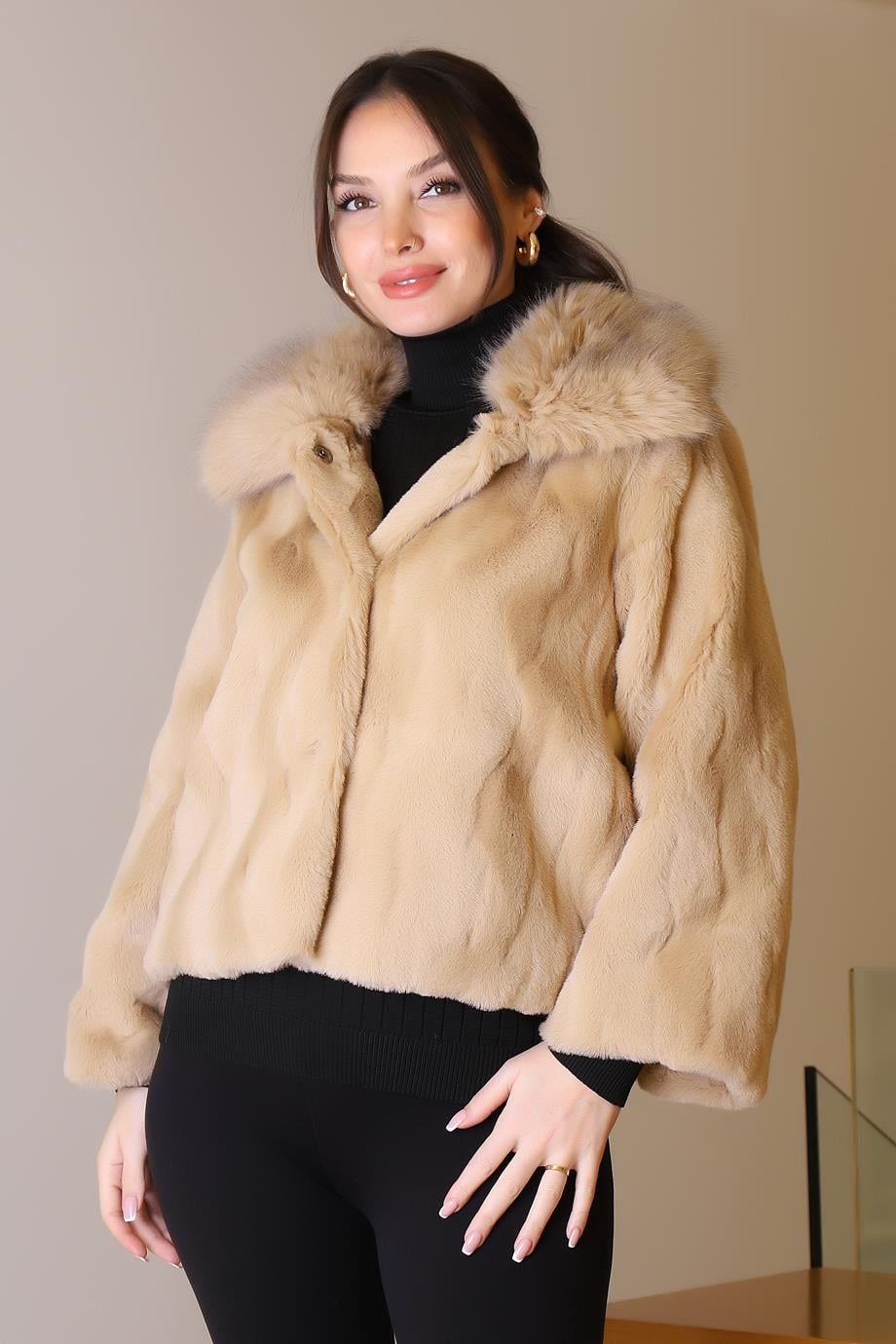 KÜRK YAKA UZUN KOLLU CAMEL KADIN CEKET   2637-2K5