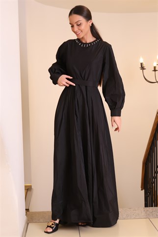 Yakası Taşlı Uzun Siyah Kadın Elbise 25028-2Y2