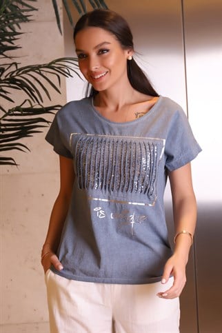 Önü Pul İşlemeli Geniş Yaka İndigo Renk Kadın T-shirt 6121-2Y2