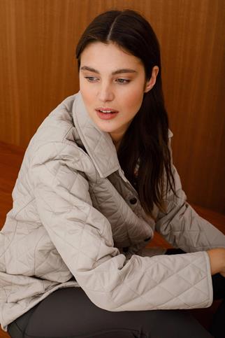 POLO YAKA ÇITÇITLI BEJ KADIN CEKET 21433-2K5