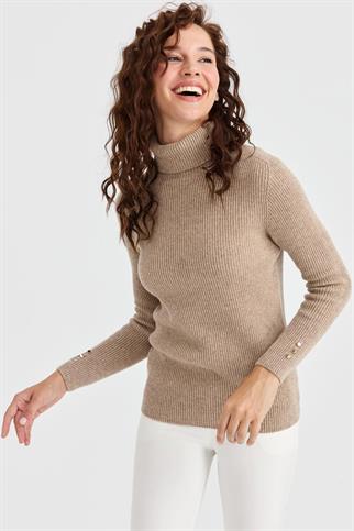 TAM BALIKÇI KOL UCU DÜĞMELİ BEJ KADIN KAZAK 23159-TB-2K5