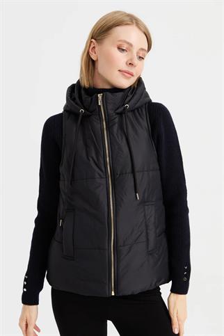 KAPÜŞONLU KISA SİYAH KADIN YELEK 23409-2K5