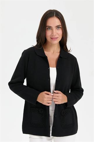 POLO YAKA GÜL İŞLEMELİ SİYAH KADIN CEKET 24015-PY-2K5