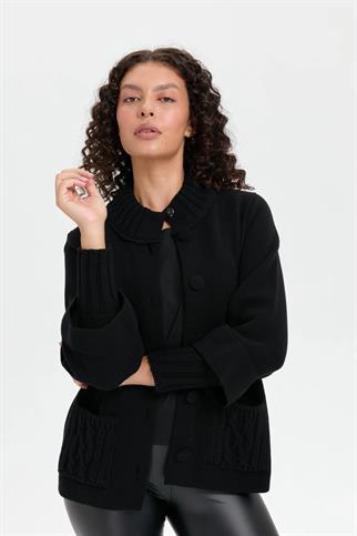 DİK YAKA CEPLİ SİYAH KADIN CEKET 24046-DY-2K5
