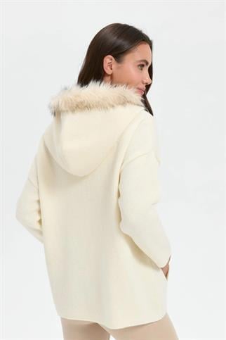 KAPÜŞONLU FERMUARLI KEMİK KADIN CEKET 24082-2K5