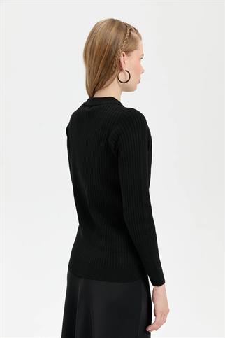 POLO YAKA DİKİŞSİZ SİYAH KADIN KAZAK 24182-PY-2K5