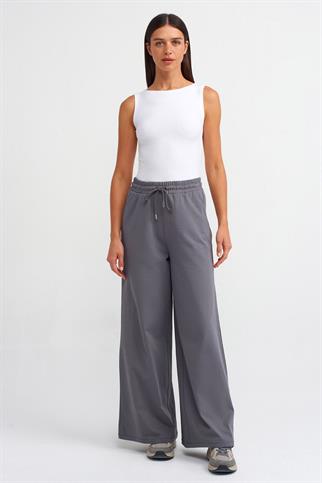 BİSİKLET YAKA KOLSUZ BEYAZ KADIN BLUZ 20868-2Y5