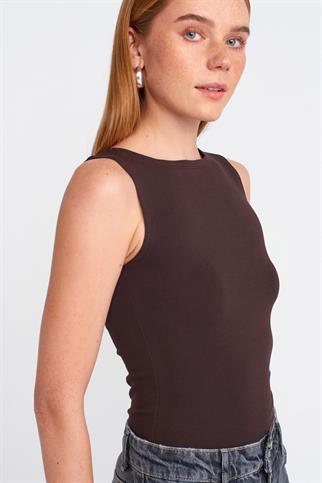 BİSİKLET YAKA KOLSUZ KAHVE  KADIN BLUZ 20868-2Y5