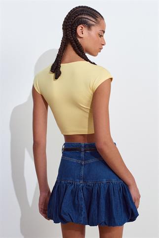 KISA KOLLU SARI KADIN CROP 30528-2Y5