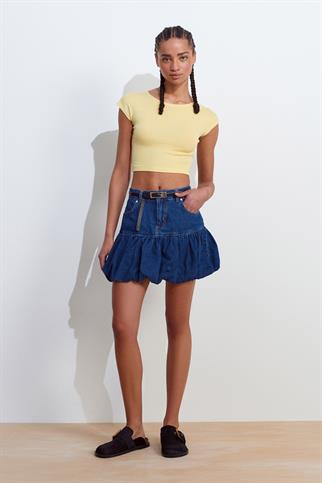 KISA KOLLU SARI KADIN CROP 30528-2Y5