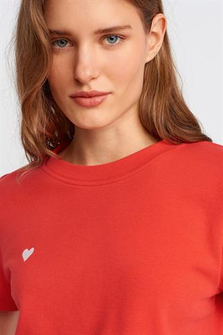 KALP BASKILI KISA KOLLU KIRMIZI  KADIN T-SHİRT 30584-2Y5