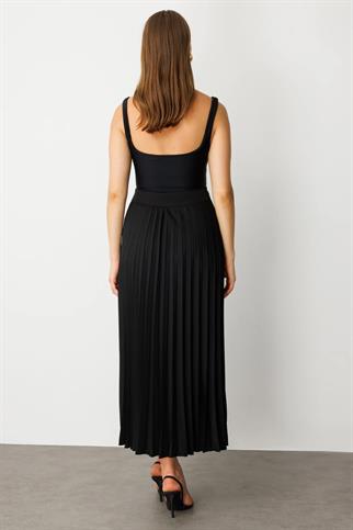 PİLİSELİ MAXİ BOY SİYAH KADIN ETEK 1070-2Y5