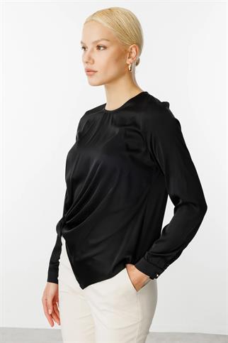 ÖNÜ BÜZGÜLÜ SATEN SİYAH KADIN BLUZ  3036-2Y5