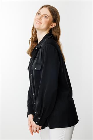 Kapak Cepli Düğmeli Siyah Kadın  Gömlek 3526-2Y5