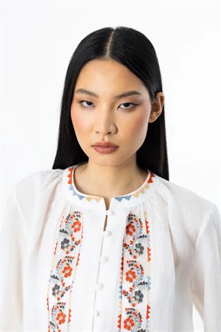 ÖNÜ ŞERİT NAKIŞLI EKRU  KETEN BLUZ  3930-2Y5