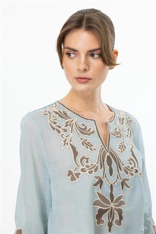 ÖNÜ İŞLEMELİ KETEN MAVİ  KADIN BLUZ 3934-2Y5