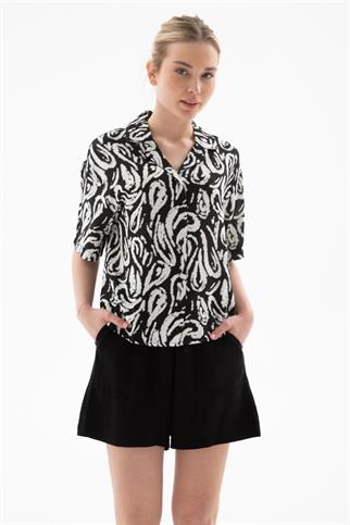 DESENLİ KISA KOLLU SİYAH KADIN GÖMLEK  0240-2Y5