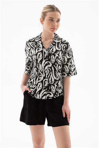 DESENLİ KISA KOLLU SİYAH KADIN GÖMLEK  0240-2Y5