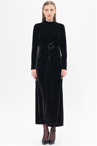 Aksesuar Detaylı Siyah Kadife Elbise 23040-2K5
