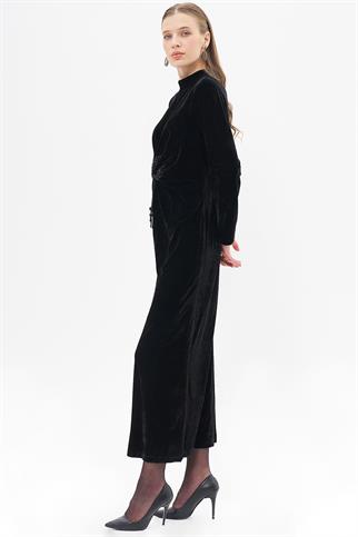 Aksesuar Detaylı Siyah Kadife Elbise 23040-2K5