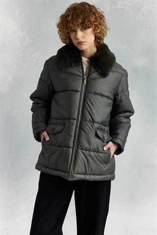 Kaz Tüyü Dolgulu Kapüşonlu Haki  Kadın Mont  87008-2K5