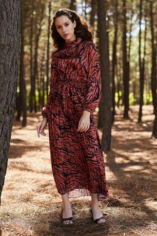 UZUN KOLLU DESNLİ KİREMİT KADIN ELBİSE  MB06.114-2K3 